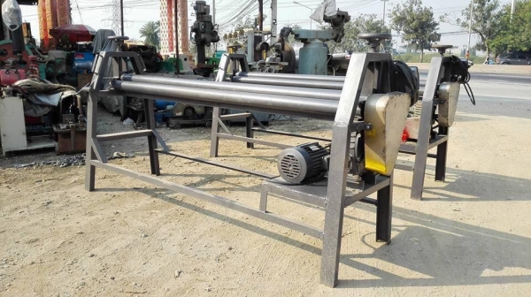 เครื่องม้วนเหล็กแผ่นประกอบใหม่ 6 ฟุต เพลาตัน ม้วนหนา 3 มิล ไฟ 380V มาเทสก่อนได้