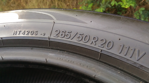 ขายยางเทพ nitto 420s ขนาด 265/50/20