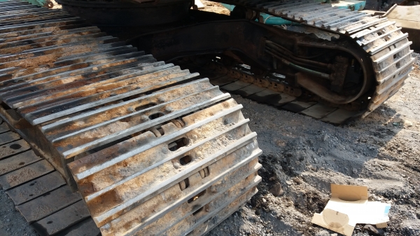 ขาย 890,000 KOBELCO sk 200-5 super  เล่มทะเบียน ไฟฟ้าครบ เครื่องดี ปั้มแรง เอวแน่น ช่วงล่างเต็ม รถอยู่ กทม. 090-772-3710 090-772-3708