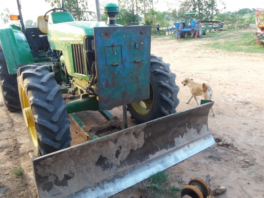 ขายจอนเดียรุ่น 5615 รุ่นยอดนิยมแรงประหยัดน้ำมัน เอกสารเล่มทะเบียนครบได้อุปกร2อย่าง