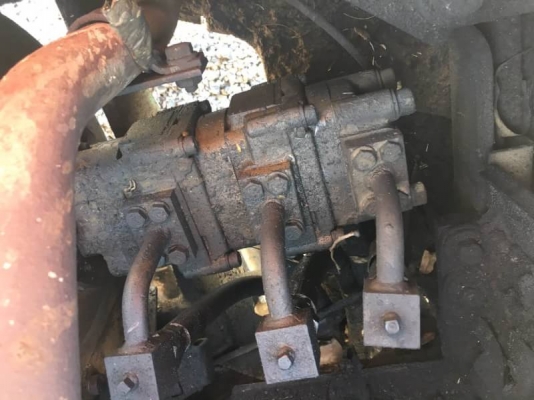 KOMATSU  PC20-7  ราคา 125,000 บาท เครื่องดี ปั้มใช้ โช่หนา เอวแน่น เอกสารชื้อขาย  รถอยู่ จ.ร้อยเอ็ด โทร&amp;ไอดีไลน์ 0610710295
