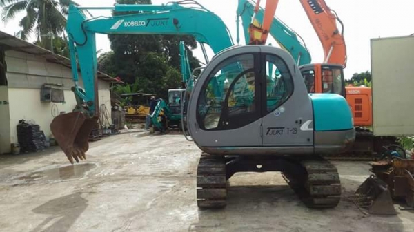 ขายKOBELCO SK60-3  มาร์คไฟว์  ซุปเปอร์  เก่าญี่ปุ่นแท้  3,XXX  ชั่วโมง  ช่วงล่างเต็ม สวยมากๆๆ  เอวแน่น  ไฟฟ้าครบ  โทร 089-3818694  ดวงนภา