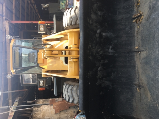 รถตักล้อยาง KOMATSU รุ่น WA300-1