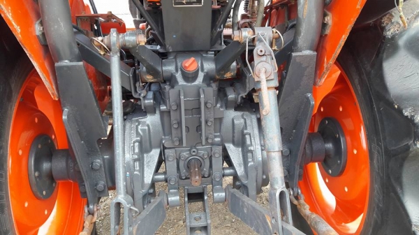 ขายคูโบต้า l3408dt ดันหน้า สภาพพร้อมใช้งาน เล่มทะเบียนพร้อม