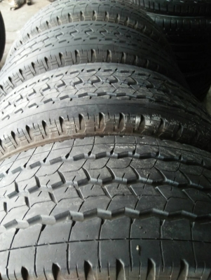 215/70R15  BRIDGESTONE DURAVIS R624 ปี15 ยางบรรทุก  ชุด 4 เส้น tel.063-286-3551,081-427-3941