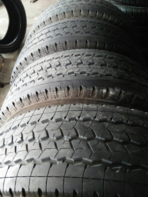 215/70R15  BRIDGESTONE DURAVIS R624 ปี15 ยางบรรทุก  ชุด 4 เส้น tel.063-286-3551,081-427-3941
