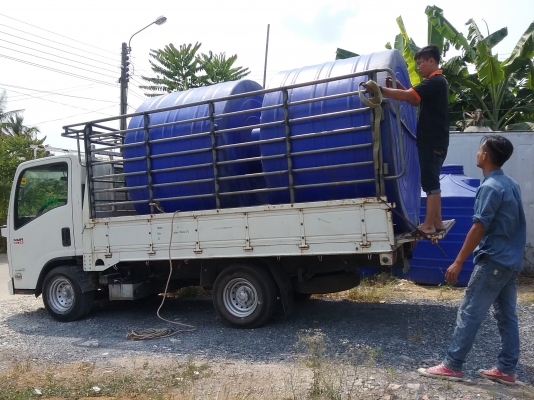 ถังน้ำ 4,000 ลิตร เหลือ 2 ใบ จะขายเหมาเพียงใบละ 8,500 เป็นของใหม่ พลาสติกหนา ซื้อมาใบละ 2 หมื่น ยังไม่ได้ใช้จะขายออก อยู่หน้าบ้านผม มาขนเอาเอง ถังน้ำ 4,000 ลิตร เหลือ 2 ใบ จะขายเหมาเพียงใบละ 8,500 เป็นของใหม่ พลาสติกหนา ซื้อมาใบละ 2 หมื่น ยังไม่ได้ใช้จะขายออก อยู่หน้าบ้านผม มาขนเอาเอง