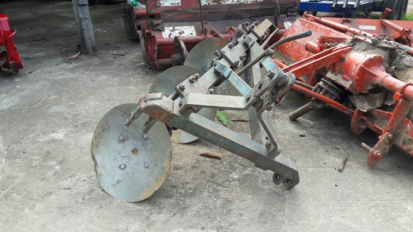 รถไถมือสอง ขายรถไถฟร์อด6600สภาพสวยๆราคา350000มีไบมีดหน้า ผาน7 ผาน3 โลตานี้ พร้อทะเบียนแลัพร้อมโอน สนใจ โทร 081-365-5997 อำพร พาเจริญ (มีค้าแนะนำ5000ถ้ามาจากเฟสใครแจ้งทางร้านด้ายนะครับ) ต. วังบัว อ. คลองขลุงจ.กำแพงเพชร ดูสินค้าเพิ่มเติมได้ที่  (http://buas