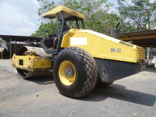 รถบดสั่นเสทือน 10ตัน 2เพลาเปลือกเดียว BOMAX 211D-40 เครื่องยนตร์คามิล6สูบ