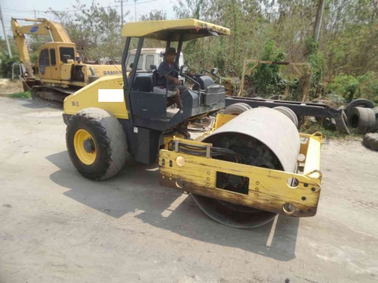 รถบดสั่นเสทือน 10ตัน 2เพลาเปลือกเดียว BOMAX 211D-40 เครื่องยนตร์คามิล6สูบ รถบดสั่นเสทือน 10ตัน 2เพลาเปลือกเดียว BOMAX 211D-40 เครื่องยนตร์คามิล6สูบ