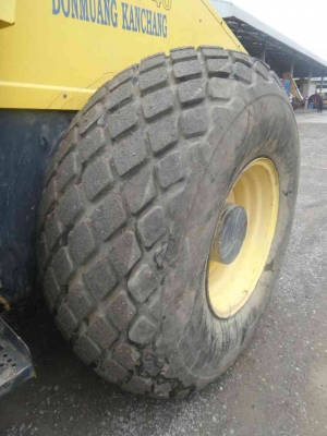 รถบดสั่นเสทือน 10ตัน 2เพลาเปลือกเดียว BOMAX 211D-40 เครื่องยนตร์คามิล6สูบ รถบดสั่นเสทือน 10ตัน 2เพลาเปลือกเดียว BOMAX 211D-40 เครื่องยนตร์คามิล6สูบ