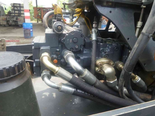 รถบดสั่นเสทือน 10ตัน 2เพลาเปลือกเดียว BOMAX 211D-40 เครื่องยนตร์คามิล6สูบ รถบดสั่นเสทือน 10ตัน 2เพลาเปลือกเดียว BOMAX 211D-40 เครื่องยนตร์คามิล6สูบ