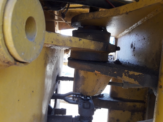 ขายด่วนรถตักล้อยางเอวอ่อนรถนำเข้าkomatsu=510กรองคู่