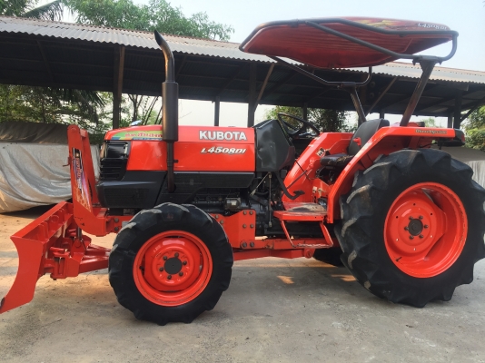 ขายรถไถคูโบต้า L4508DI 4WD2เพลา ใช้งาน 1,179 ชั่วโมง รถใช้ในไร่เดิมๆสวยๆค่ะ พร้อมชุดอุปกรณ์ใบมีดหน้าและผานพรวน ราคา #298,000 บาท พร้อมส่งฟรีถึงบ้าน โทรสอบถามได้เลยค่ะ 081-9136451 ขอดูรูปทาง Line:Bow6451  เครื่องดี เกียร์ดี ยางดีทั้ง 4 เส้น ตรวจเชคเรียบร้อ