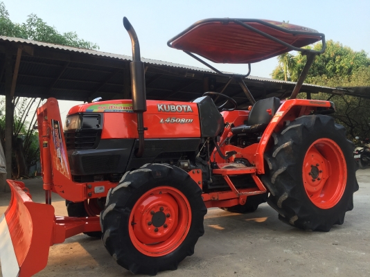 ขายรถไถคูโบต้า L4508DI 4WD2เพลา ใช้งาน 1,179 ชั่วโมง รถใช้ในไร่เดิมๆสวยๆค่ะ พร้อมชุดอุปกรณ์ใบมีดหน้าและผานพรวน ราคา #298,000 บาท พร้อมส่งฟรีถึงบ้าน โทรสอบถามได้เลยค่ะ 081-9136451 ขอดูรูปทาง Line:Bow6451  เครื่องดี เกียร์ดี ยางดีทั้ง 4 เส้น ตรวจเชคเรียบร้อ