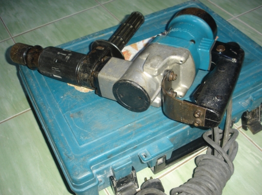 ขายเครื่องสกัดไฟฟ้า(แย็ก)ยี่ห้อmakitaรุ่นHM0810ของแท้(made in japan)พร้อมใช้งาน