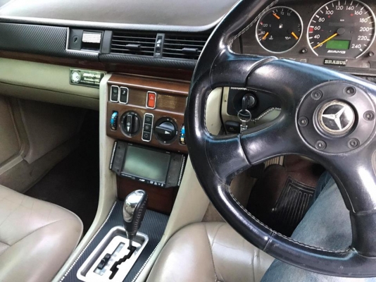 Mercedes benz E230 Year 1990