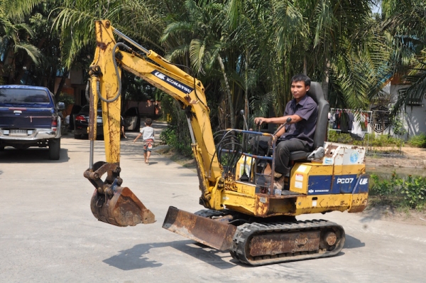 ขายแบคโฮ KOMATSU PC07(ขนขึ้นกระบะได้) เดิมจากญี่ปุ่น ทำงานสมบูรณ์ทุกระบบ รับรองไม่ผิดหวัง 135,000 เท่านั้น!!