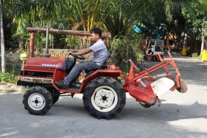 ขายรถไถYANMAR F15D 15แรง ขับ4ล้อ พร้อมโรตารี่หลัง สภาพสวยเดิมญี่ปุ่นไม่เคยใช้ในไทย 85,000 เท่านั้น!! ขายรถไถYANMAR F15D 15แรง ขับ4ล้อ พร้อมโรตารี่หลัง สภาพสวยเดิมญี่ปุ่นไม่เคยใช้ในไทย 85,000 เท่านั้น!!