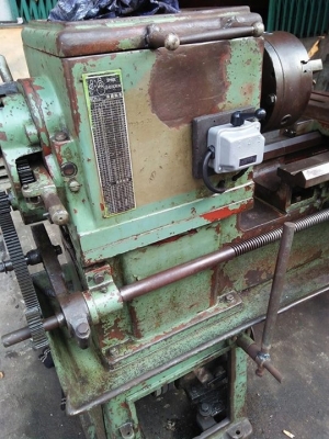ขายเครื่องกลึง5ฟุตใต้หวันเกียร์กระตุกพร้อมใช้ไฟ380ราคางามๆ