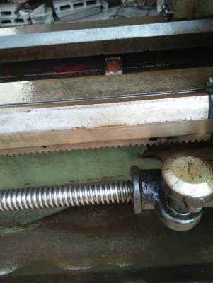 ขายเครื่องกลึง5ฟุตใต้หวันเกียร์กระตุกพร้อมใช้ไฟ380ราคางามๆ