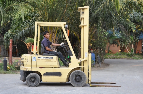 (ลดกระหน่ำ)ขายFORKLIFT MITSUBISHI FG15(1.5ตัน) เสา5เมตร(งาสไลด์) สวยเดิมจากญี่ปุ่น ยังไม่เคยใช้ในไทย 125,000เท่านั้น!!