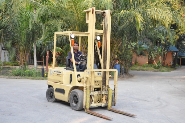 (ลดกระหน่ำ)ขายFORKLIFT MITSUBISHI FG15(1.5ตัน) เสา5เมตร(งาสไลด์) สวยเดิมจากญี่ปุ่น ยังไม่เคยใช้ในไทย 125,000เท่านั้น!!