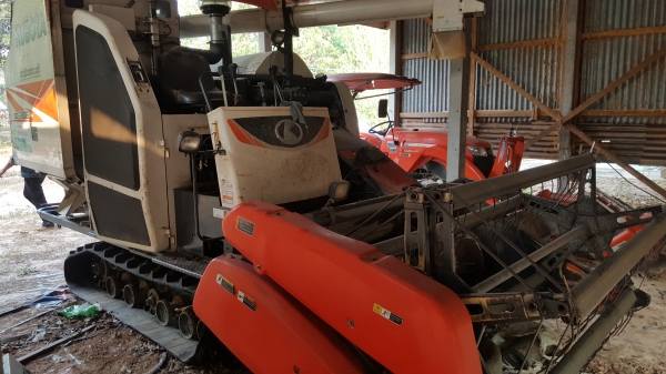 ขายด่วน!!Kubota dc70G(อุ้ม)+พร้อมพ่วงลาก สภาพสวยๆราคา429,000บาท ขายด่วน!!Kubota dc70G(อุ้ม)+พร้อมพ่วงลาก สภาพสวยๆราคา429,000บาท