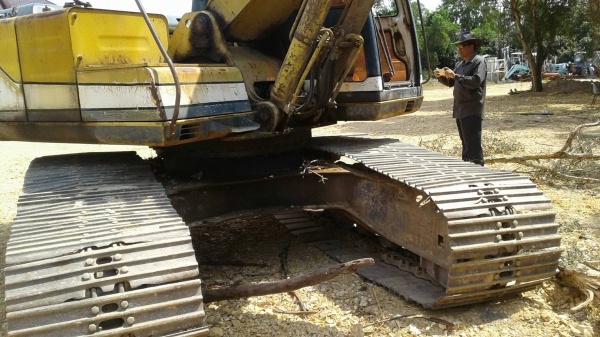 ขายรถแบคโฮ SK200 MARK 3 สภาพเดิมๆ ขายรถแบคโฮ SK200 MARK 3 สภาพเดิมๆ