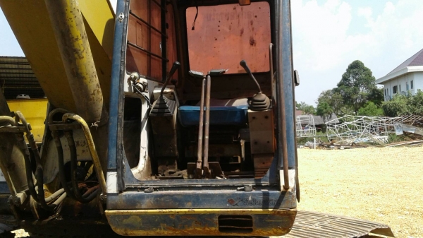 ขายรถแบคโฮ SK200 MARK 3 สภาพเดิมๆ ขายรถแบคโฮ SK200 MARK 3 สภาพเดิมๆ