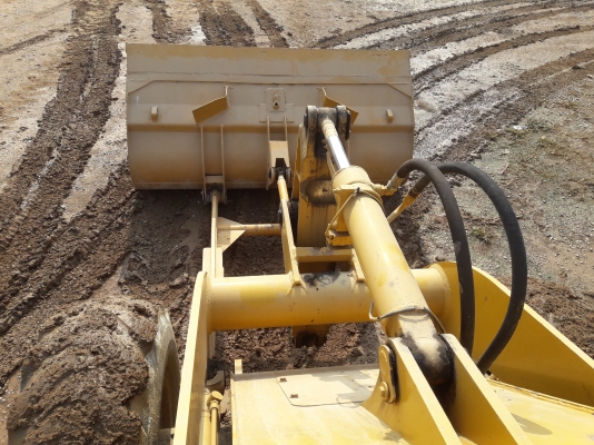 ขายด่วนรถตักล้อยางเอวอ่อนรถนำเข้าkomatsu=510กรองคู่