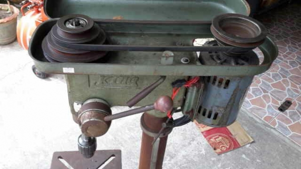 รอกโซ่ไฟฟ้า Black Bear กำลังยก 240kg ไฟ 220v รอกโซ่ไฟฟ้า Black Bear กำลังยก 240kg ไฟ 220v