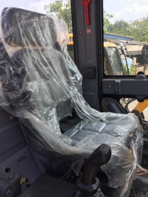 รถตักล้อยางใหม่ 2 คิว