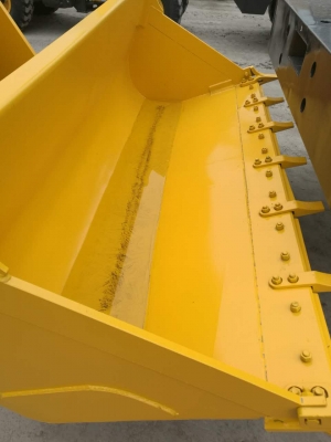 รถตักล้อยางใหม่ 2 คิว