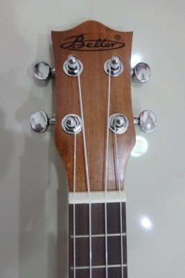 อคูเลเล่ UKULELE ยี่ห้อ Better รุ่น UK-2 ของใหม่ ไซส์ Concert ไม้มะฮอกกานีทั้งตัว สายเอ็นอย่างดี เสียงดีมาก