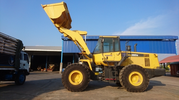 ขายรถตักล้อยาง KOMATSU WA380-6 (สภาพดี)