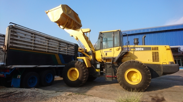 ขายรถตักล้อยาง KOMATSU WA380-6 (สภาพดี)