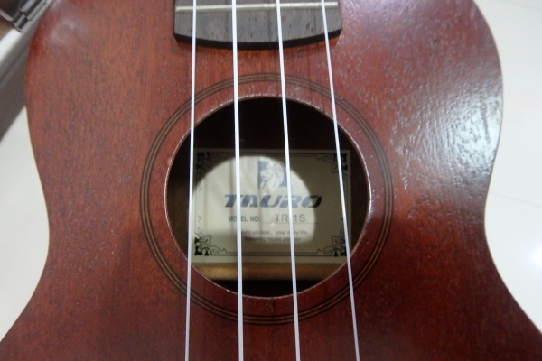 อคูเลเล่ UKULELE ยี่ห้อ TAURO ของใหม่ ขนาด Soprano รุ่น TR-1S ไม้มะฮอก ขายถูก
