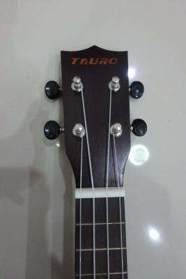 อคูเลเล่ UKULELE ยี่ห้อ TAURO ของใหม่ ขนาด Soprano รุ่น TR-1S ไม้มะฮอก ขายถูก