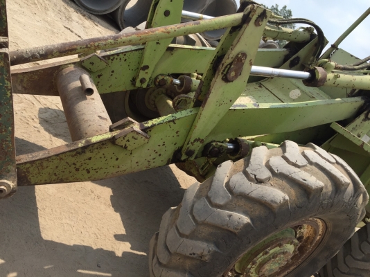 ขายรถตัดล้อยาง CAT 910 เดิมๆจากนอก 2 เพลา ดิสเบรคหน้า เกียร์ท๊อค 1-2-3 สะภาพพร้อมใช้งาน เครื่องแรง ราคา.450000 สนใจโทร081-3531946 ลาย(ID)081-3531946 ต่อ.บางนา ลองรถได้ที่ ปทุม ลำลูกกาคลอง 4 ครับ ขายรถตัดล้อยาง CAT 910 เดิมๆจากนอก 2 เพลา ดิสเบรคหน้า เกียร์ท๊อค 1-2-3 สะภาพพร้อมใช้งาน เครื่องแรง ราคา.450000 สนใจโทร081-3531946 ลาย(ID)081-3531946 ต่อ.บางนา ลองรถได้ที่ ปทุม ลำลูกกาคลอง 4 ครับ