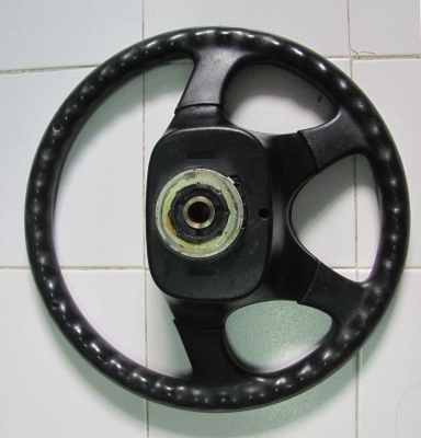 ขายพวงมาลัยเก๋งมิตซูบิชิ 4 ก้านสภาพสวย ขาย 900 บาท.รวมส่ง KERRY