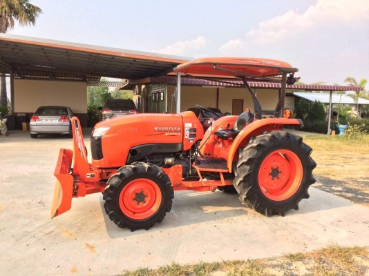 ขาย L4708DT รถปี56 ทำงาน 912 ชั่วโมง รถสวยไม่มีรั่วซึม สภาพพร้อมใช้งาน มาพร้อมผานหน้า+หลัง ตราช้าง ราคา 425000 ส่งพรีถึงบ้าน  สนใจโทรมาครับ  084-5486359 สุชาติ  อ สนม. จ. สุรินทร์