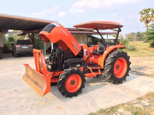 ขาย L4708DT รถปี56 ทำงาน 912 ชั่วโมง รถสวยไม่มีรั่วซึม สภาพพร้อมใช้งาน มาพร้อมผานหน้า+หลัง ตราช้าง ราคา 425000 ส่งพรีถึงบ้าน  สนใจโทรมาครับ  084-5486359 สุชาติ  อ สนม. จ. สุรินทร์