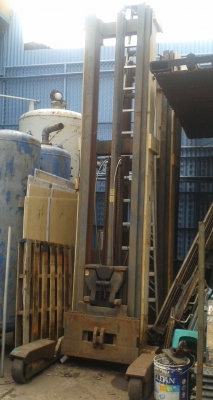 เสารถโฟลฺคลิฟท์ไฟฟ้า