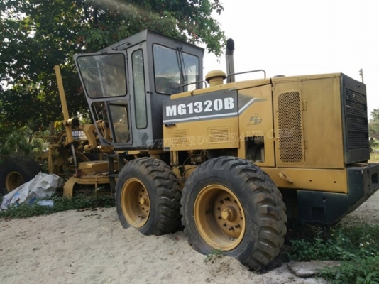 รถเกรด รุ่น MG1320B