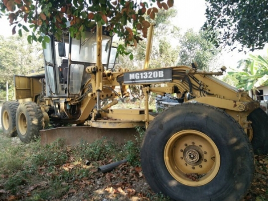 รถเกรด รุ่น MG1320B