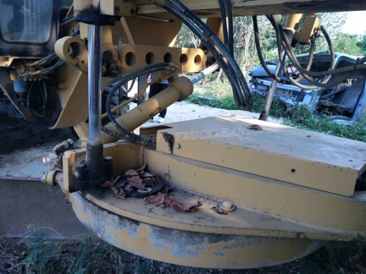 รถเกรด รุ่น MG1320B