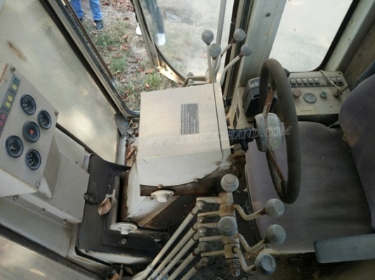 รถเกรด รุ่น MG1320B