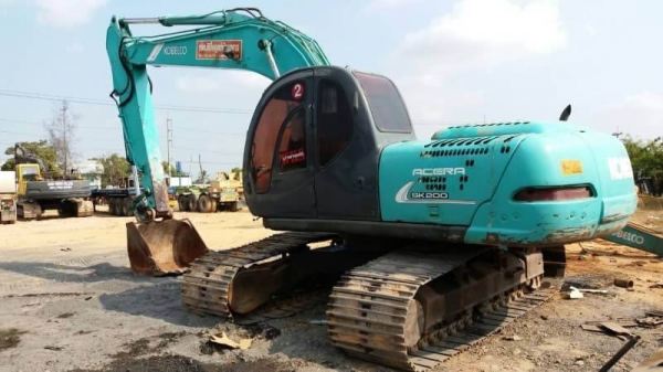 ขาย 890,000 KOBELCO sk 200-5 super  เล่มทะเบียน ไฟฟ้าครบ เครื่องดี ปั้มแรง เอวแน่น ช่วงล่างเต็ม (มีไลน์หัวเจาะ)   รถอยู่ จ.ปทุมธานี โทร&amp;ไอดีไลน์ 0610710295