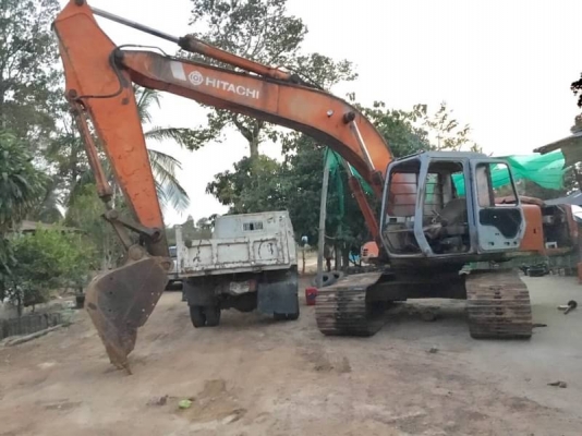 HITACHI EX200-2 ราคา 345,000 บาท เครื่องดี  เมก้าปั้มแรง โช่บาง ใบแทรคสวย เอกสารอินวอยท์  รถอยู่ จ.ร้อยเอ็ด โทร&amp;ไอดีไลน์ 0610710295